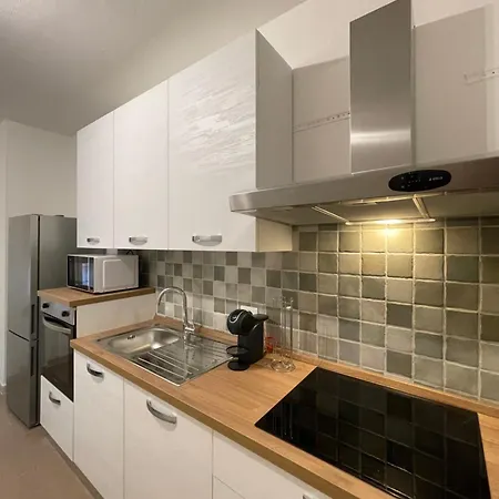 Apartment Via De Filippi, 39a