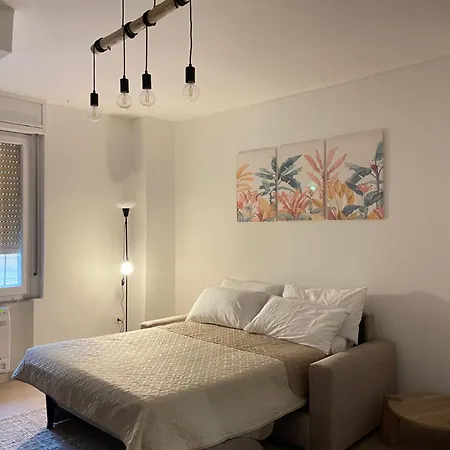 Apartment Via De Filippi, 39a *