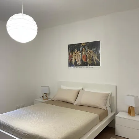 Apartment Via De Filippi, 39a